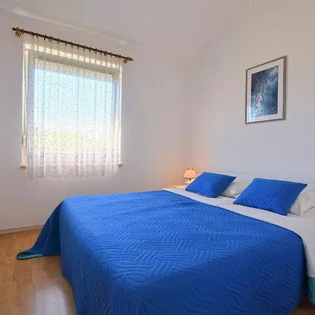 Marinela Apartment *