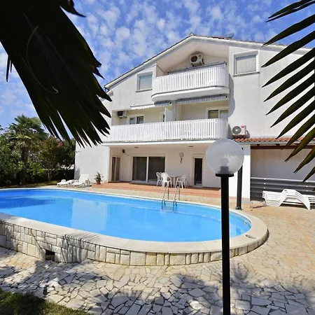 Marinela Apartment *