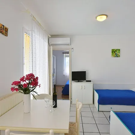 Apartment Marinela *