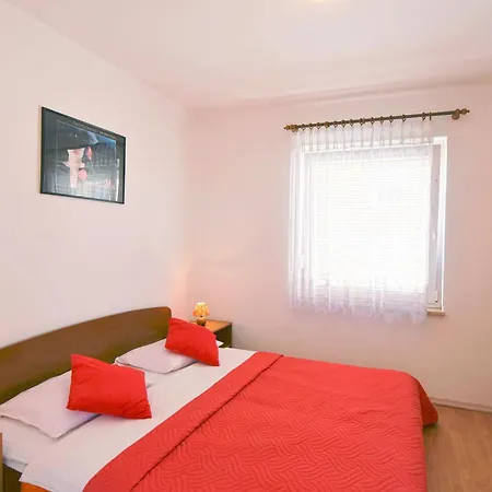 Apartment Marinela *
